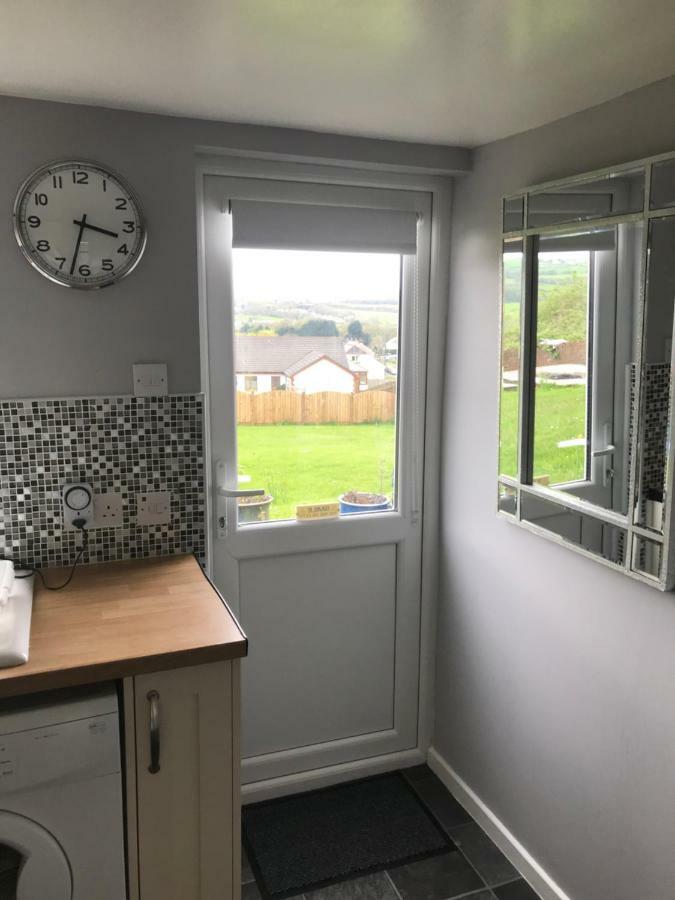 Valley View / Gwel Y Cwm Villa Ammanford Buitenkant foto
